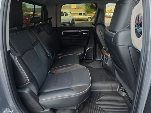 Used 2024 RAM 2500 Laramie AWD/4WD image 18