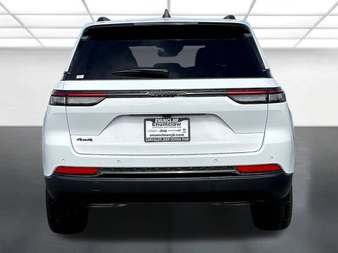 New 2025 Jeep Grand Cherokee Altitude AWD/4WD image 5
