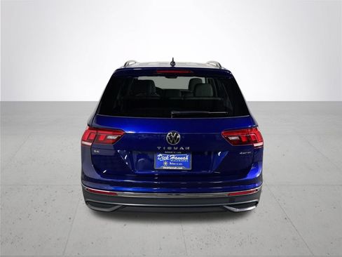 Certified 2024 Volkswagen Tiguan SE w/ Panoramic Sunroof Package AWD/4WD image 8