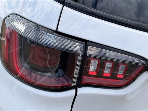Used 2025 Jeep Compass Trailhawk AWD/4WD image 30