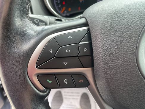 Used 2020 Jeep Grand Cherokee Overland AWD/4WD image 39