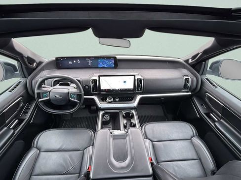 Used 2025 Ford Expedition Platinum w/ Stealth Performance Package image 12