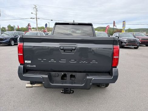 Used 2024 Toyota Tacoma SR5 AWD/4WD image 8