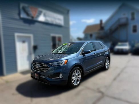 Used 2019 Ford Edge Titanium w/ Cold Weather Package AWD/4WD image 4