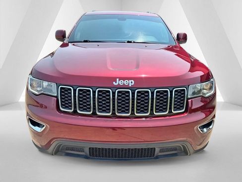 Used 2021 Jeep Grand Cherokee Laredo AWD/4WD image 2