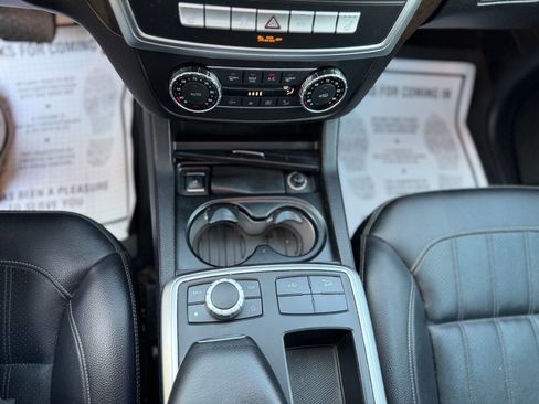 Used 2015 Mercedes-Benz GL 450 4MATIC image 21