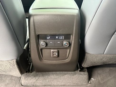 Used 2023 Buick Enclave Essence w/ Experience Buick Package FWD image 23