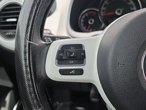 Used 2017 Volkswagen Beetle 1.8T SE FWD image 21
