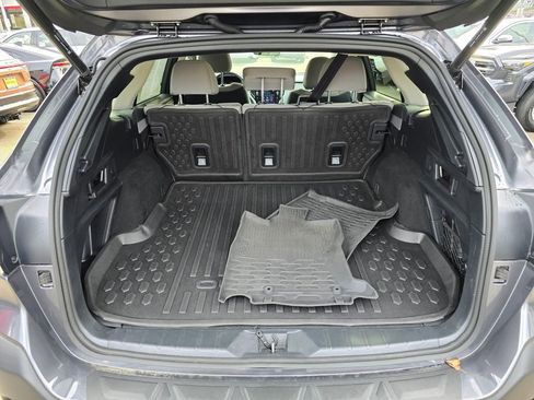 Used 2022 Subaru Outback Premium image 16