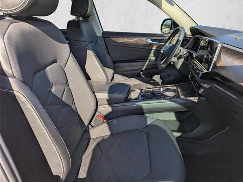 Used 2024 Volkswagen Atlas SE FWD image 27