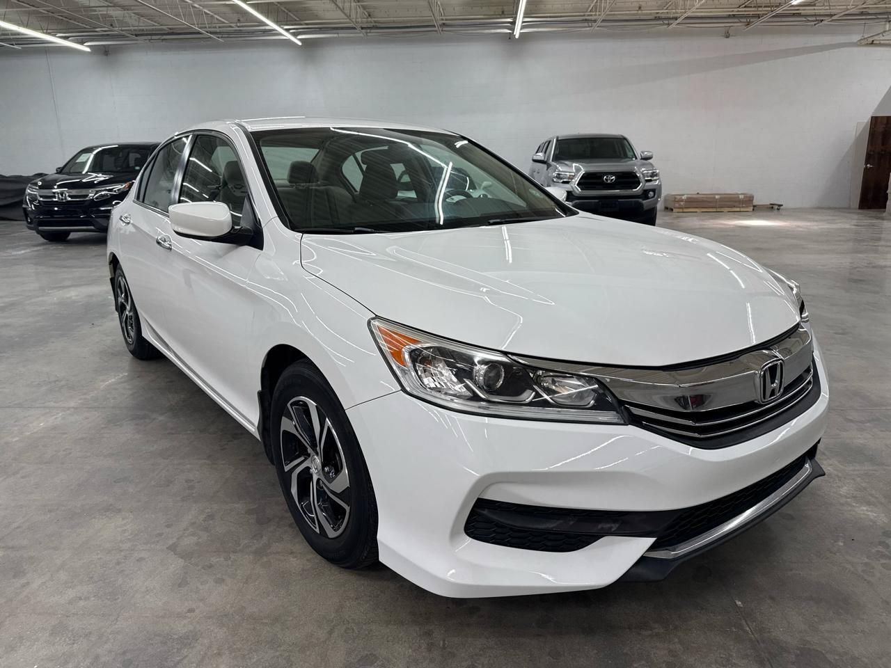 Used 2016 Honda Accord LX image 4