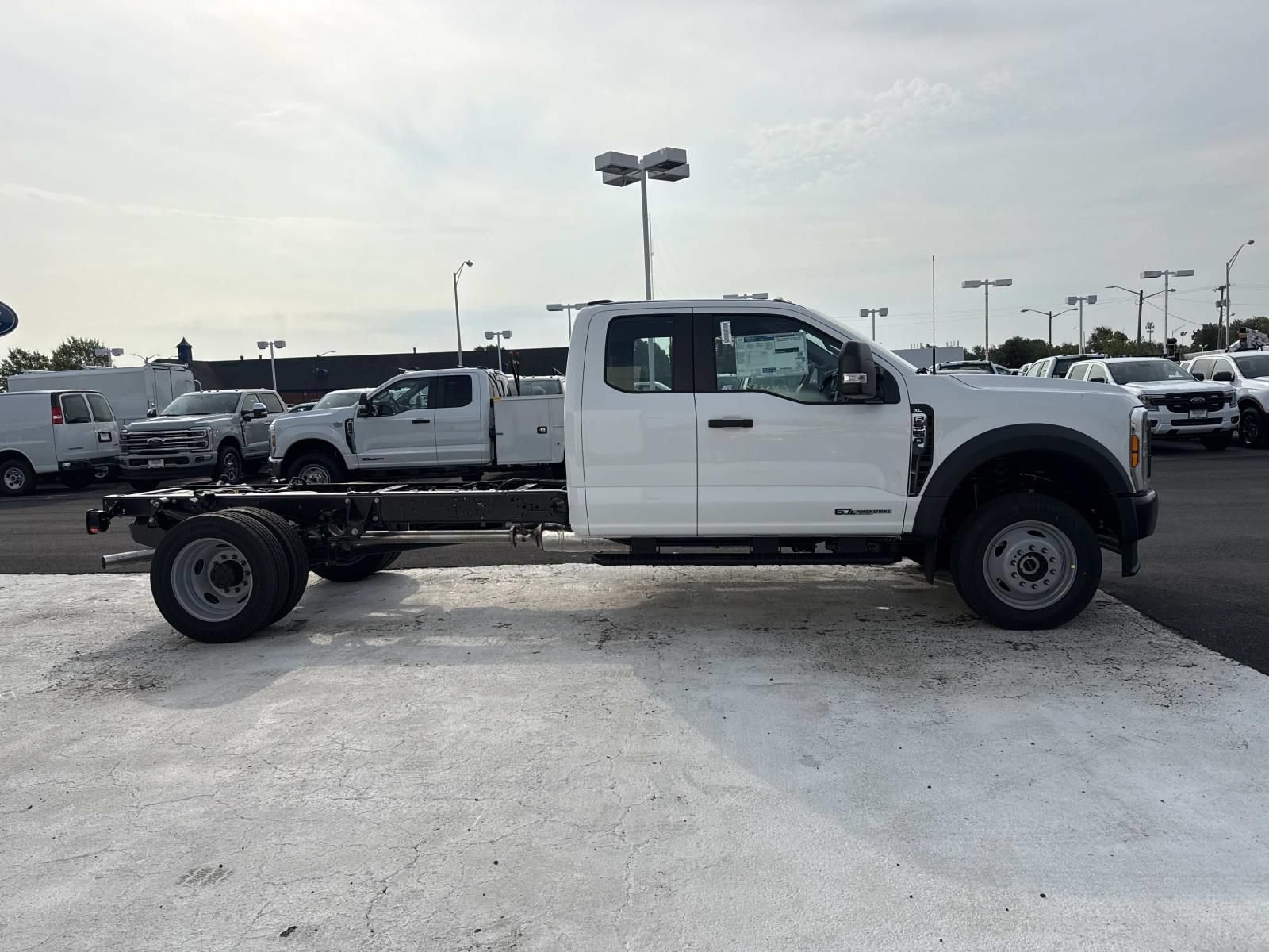 New 2026 Ford F550 4x4 SuperCab Super Duty image 2