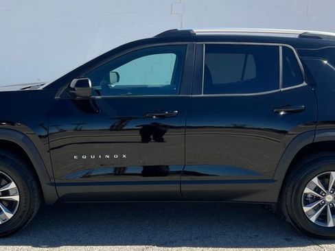 New 2026 Chevrolet Equinox LT w/ Convenience Package II image 2