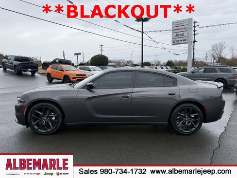 Used 2023 Dodge Charger SXT w/ Blacktop Package image 7