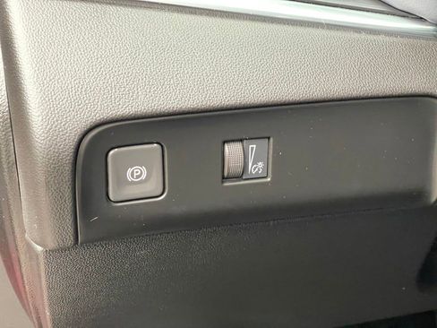 Used 2023 Buick Enclave Essence w/ Experience Buick Package AWD/4WD image 17