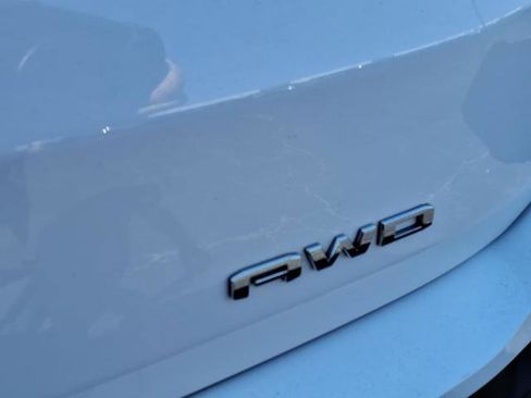 Used 2023 GMC Terrain SLE w/ Driver Convenience Package AWD/4WD image 11