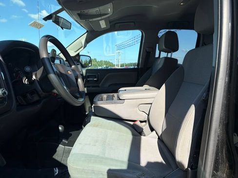 Used 2018 Chevrolet Silverado 1500 W/T w/ WT Convenience Package AWD/4WD image 11