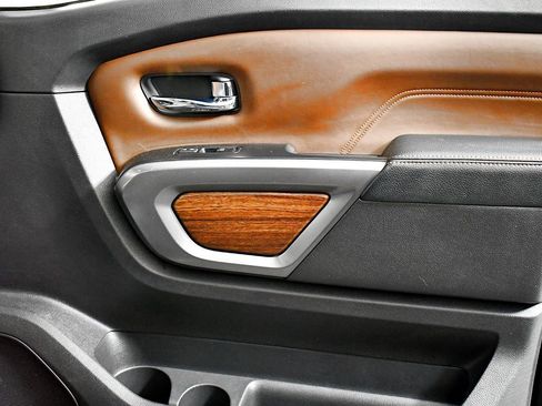 Used 2017 Nissan Titan Platinum Reserve image 43