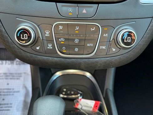 Used 2025 Chevrolet Malibu LT FWD image 16