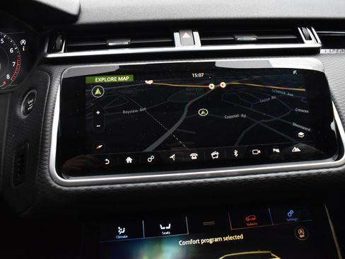 Used 2019 Land Rover Range Rover Velar S image 35