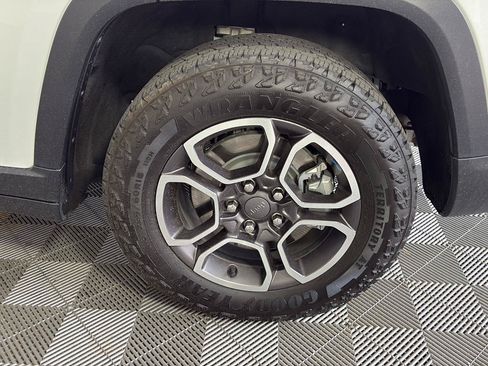 Used 2023 Jeep Grand Cherokee Trailhawk w/ Luxury Tech Group III AWD/4WD image 17