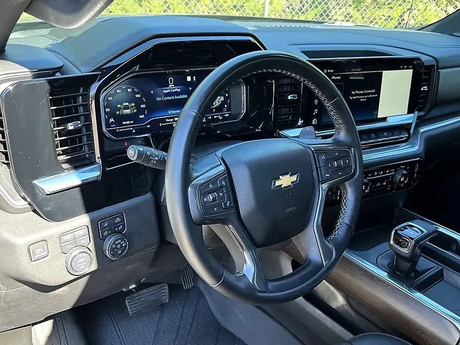 Used 2023 Chevrolet Silverado 1500 High Country w/ High Country Premium Package AWD/4WD image 14