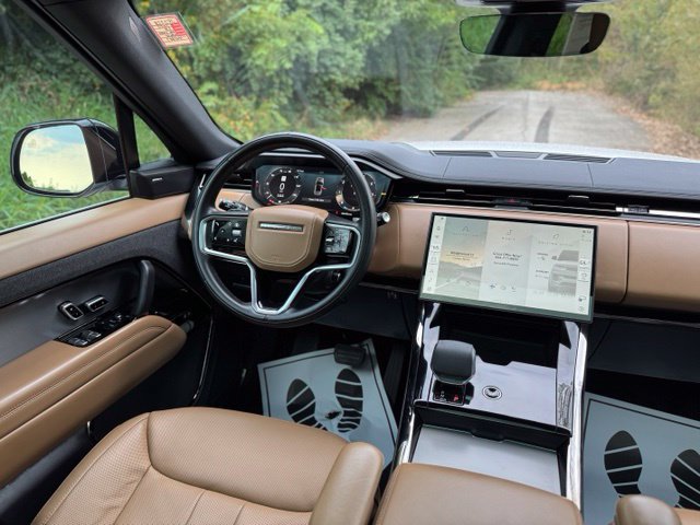 Used 2025 Land Rover Range Rover Sport SE AWD/4WD image 28