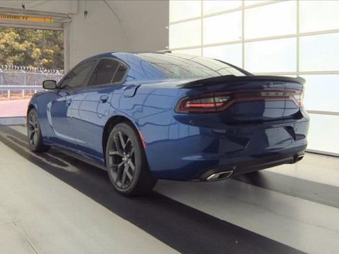 Used 2022 Dodge Charger SXT w/ Blacktop Package RWD image 4