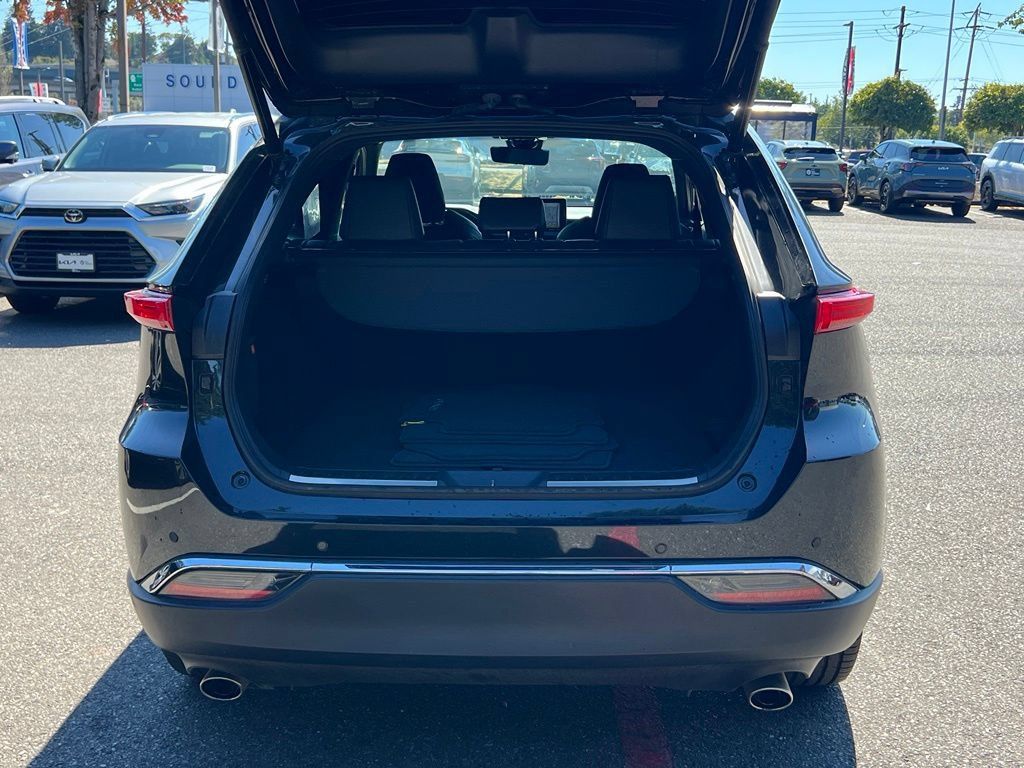 Used 2022 Toyota Venza Limited AWD/4WD image 12