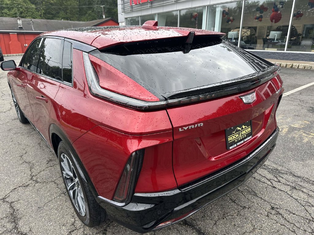 Used 2024 Cadillac Lyriq Sport RWD image 9