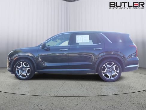 Used 2023 Hyundai Palisade Limited w/ Cargo Package image 6