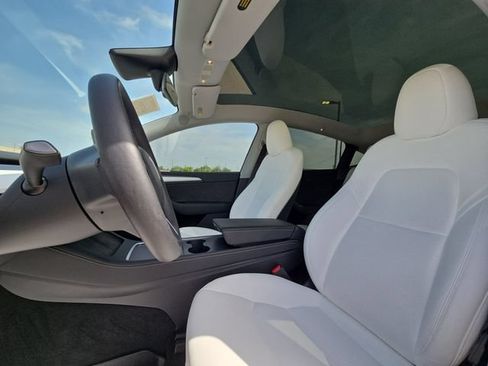 Used 2023 Tesla Model Y Long Range AWD/4WD image 7