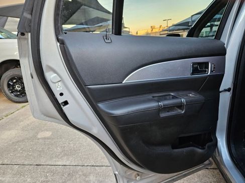 Used 2013 Lincoln MKX AWD image 22