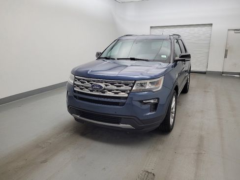 Used 2018 Ford Explorer XLT w/ Equipment Group 202A AWD/4WD image 15
