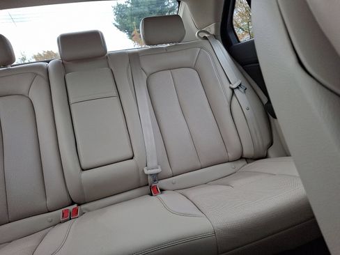 Used 2017 Lincoln Continental Reserve w/ Climate Package image 20