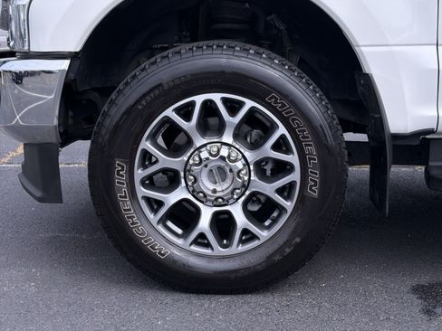 Used 2020 Ford F250 Lariat w/ Lariat Ultimate Package AWD/4WD image 16