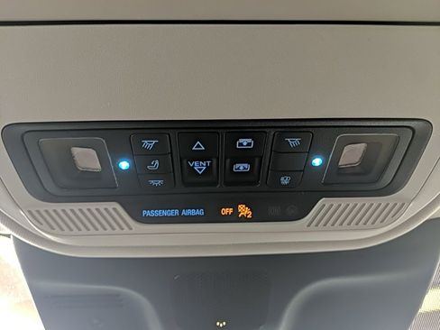 Used 2025 Ford Expedition Max Platinum image 34