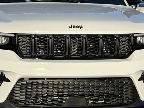 New 2025 Jeep Grand Cherokee Limited w/ Black Appearance Package image 46