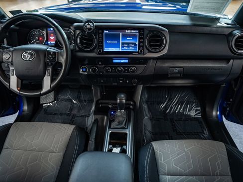 Used 2022 Toyota Tacoma TRD Sport image 27