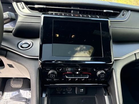New 2025 Jeep Grand Cherokee L Altitude AWD/4WD image 21
