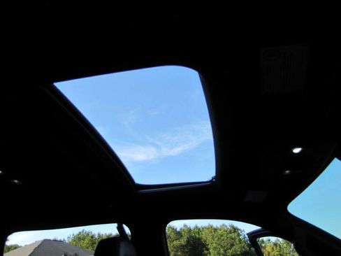 Used 2020 Chevrolet Silverado 3500 High Country image 23