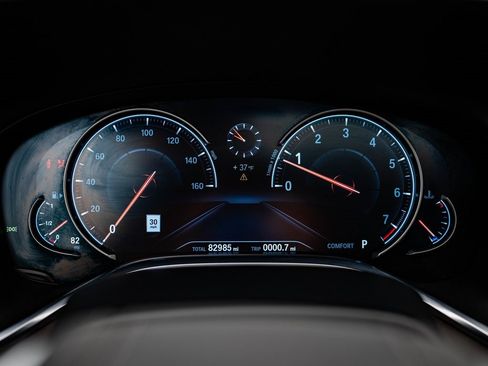 Used 2016 BMW 750i xDrive image 30