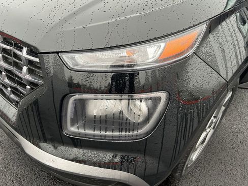 Used 2025 Hyundai Venue SEL image 36