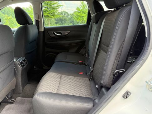 Used 2019 Nissan Rogue SV AWD/4WD image 38
