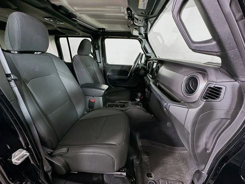 Used 2023 Jeep Wrangler Unlimited w/ Cold Weather Group image 29