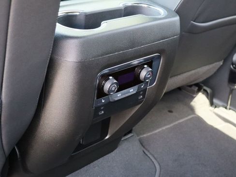 Used 2026 Chevrolet Suburban High Country image 25