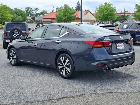 Used 2021 Nissan Altima 2.5 SV w/ SV Premium Package FWD image 4
