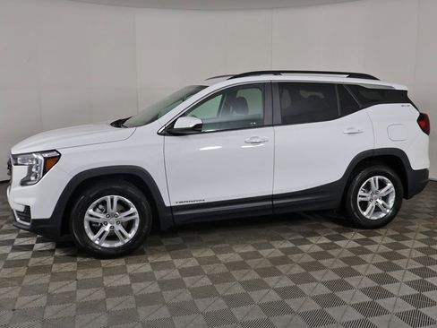 Used 2022 GMC Terrain SLE w/ Driver Convenience Package image 17