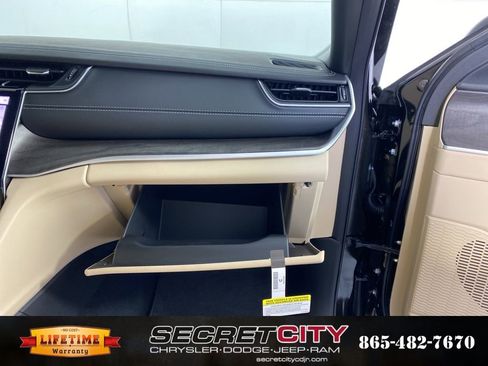 New 2025 Jeep Grand Cherokee L Limited w/ Trailer Tow Package image 35