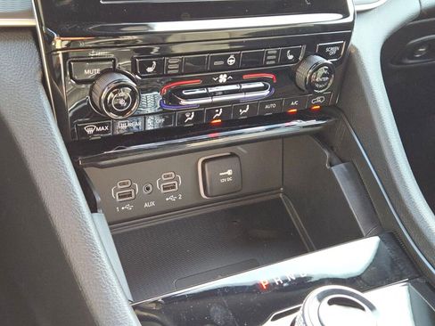 New 2025 Jeep Grand Cherokee Altitude image 29